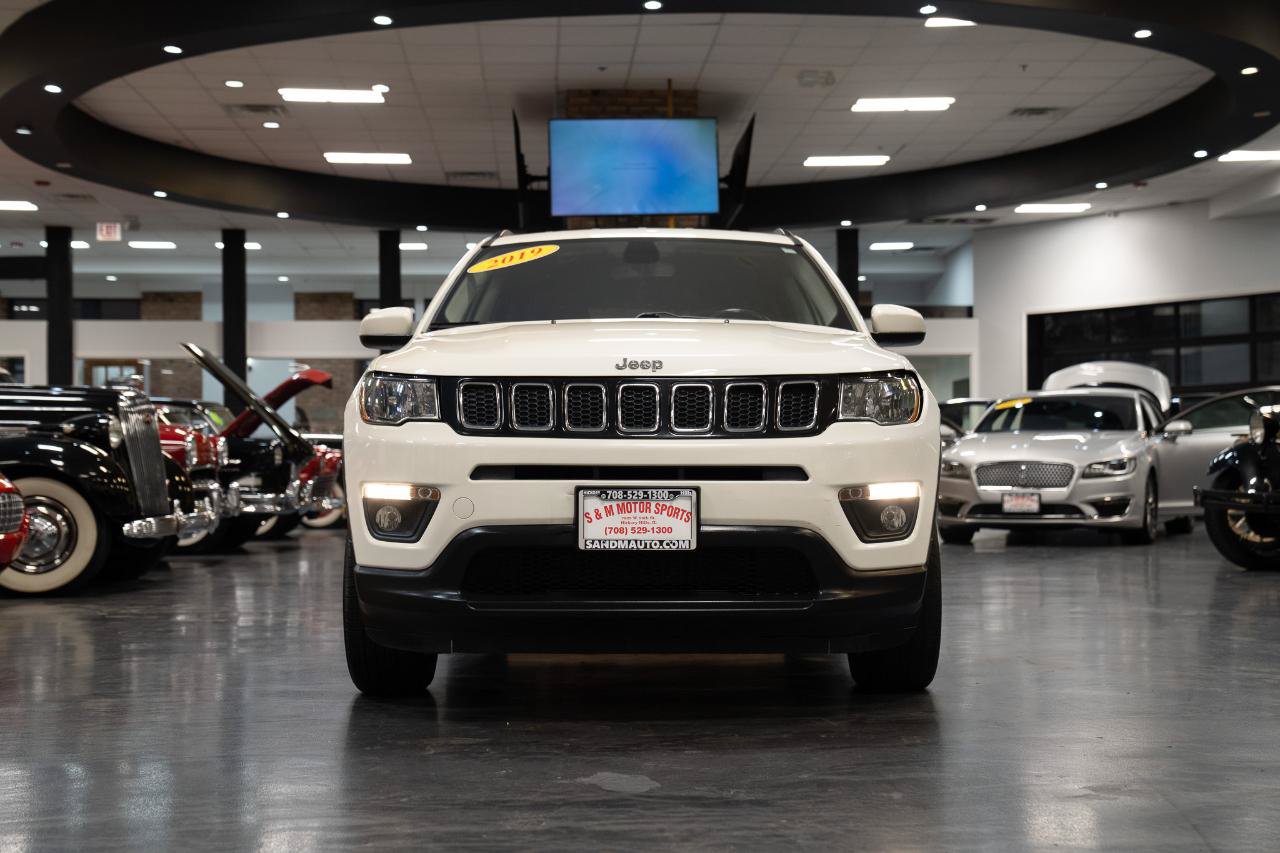 Used 2019 Jeep Compass Latitude w/ Cold Weather Group AWD/4WD image 3