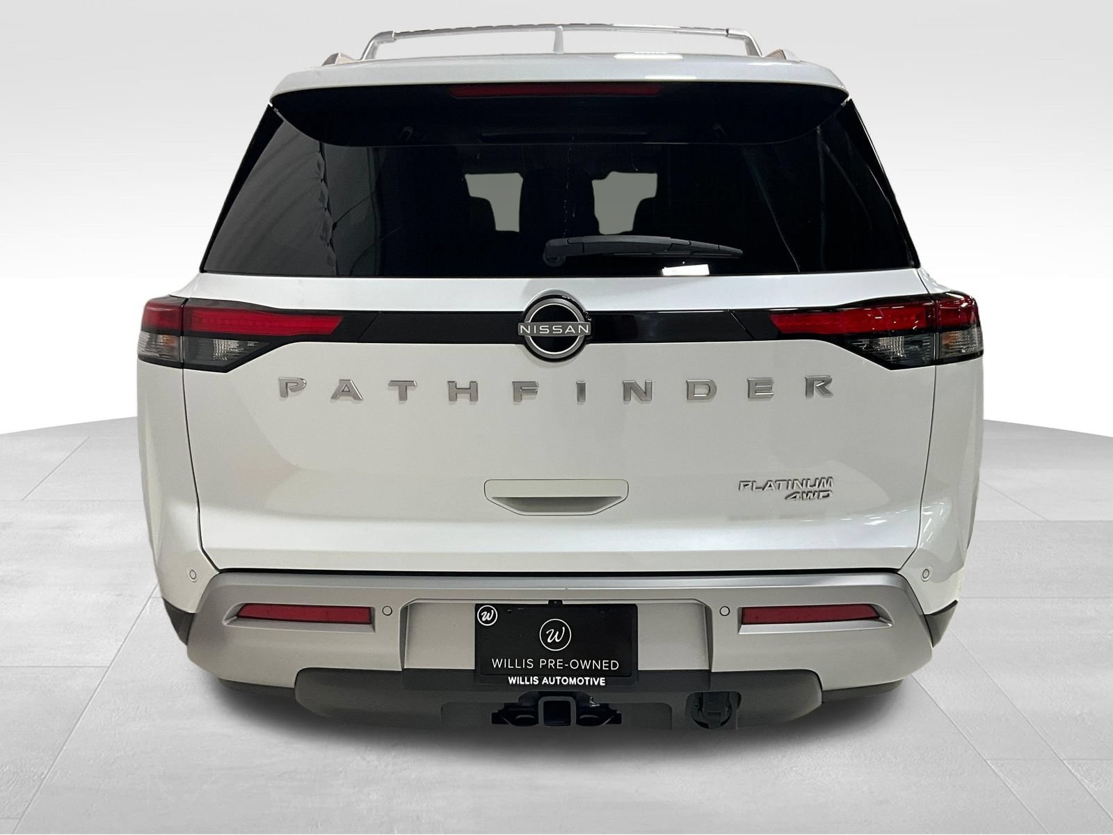 Used 2025 Nissan Pathfinder Platinum w/ Cargo Package AWD/4WD image 6