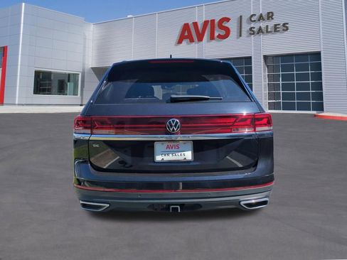 Used 2025 Volkswagen Atlas SE image 7