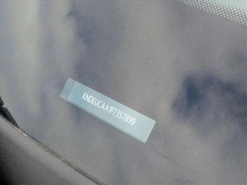 Used 2023 Kia Seltos S image 14