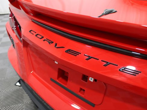 Used 2021 Chevrolet Corvette Stingray Premium Cpe w/ Z51 Performance Package RWD image 30