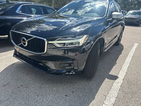 Used 2018 Volvo XC60 T5 R-Design w/ Convenience Package AWD/4WD image 3