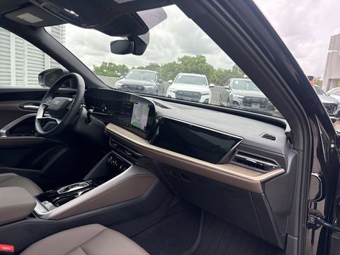 Certified 2025 Audi Q5 Premium w/ Convenience Package AWD/4WD image 15