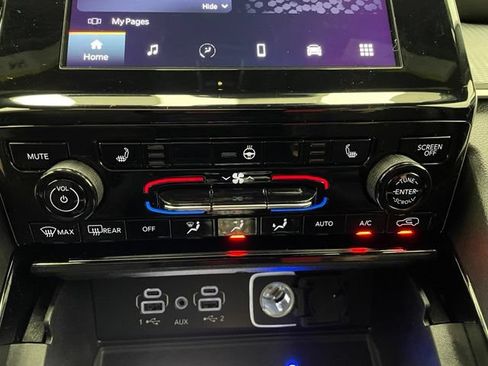 Used 2023 Jeep Grand Cherokee L Laredo AWD/4WD image 6