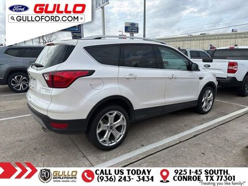 Used 2019 Ford Escape Titanium image 4