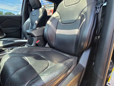 Used 2020 Jeep Cherokee High Altitude AWD/4WD image 20