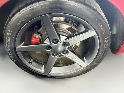 Used 2005 Chevrolet Corvette Coupe w/ Preferred Equipment Group RWD image 11