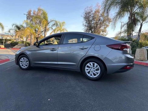 Used 2019 Hyundai Elantra SE image 9