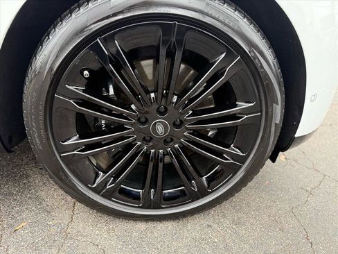 Used 2023 Land Rover Range Rover Long Wheelbase SE image 41