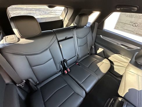 New 2026 Cadillac XT5 Luxury image 17