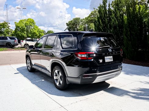 Used 2025 Honda Pilot EX-L image 8