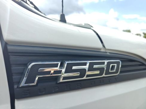 Used 2016 Ford F550 4x4 Regular Cab Super Duty image 21