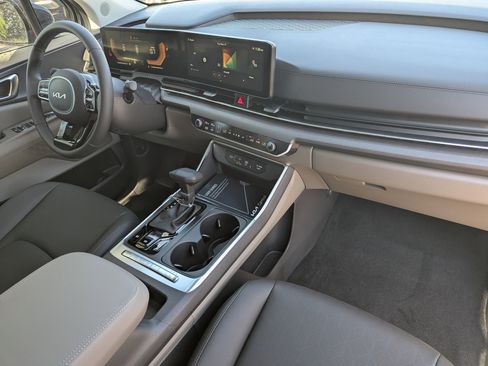 New 2026 Kia Carnival EX FWD image 10