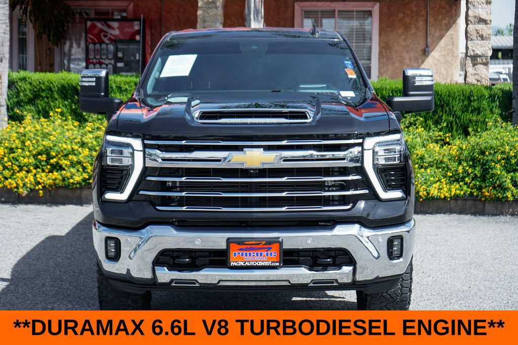 Used 2024 Chevrolet Silverado 2500 LTZ w/ LTZ Premium Package AWD/4WD image 3