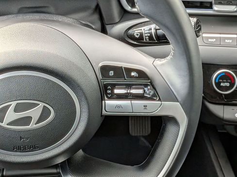 Certified 2024 Hyundai Elantra SEL w/ Convenience Package image 21