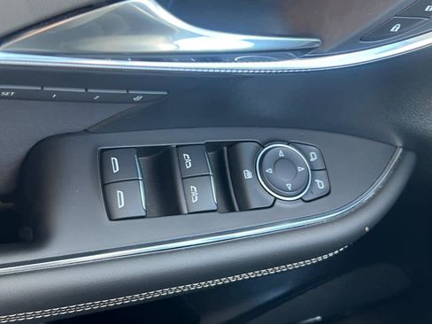 Certified 2025 Buick Envision Sport Touring image 23