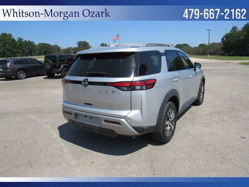 Used 2023 Nissan Pathfinder SL image 10