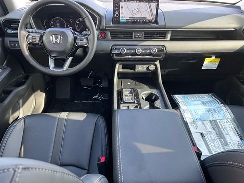 New 2025 Honda Pilot Touring image 13