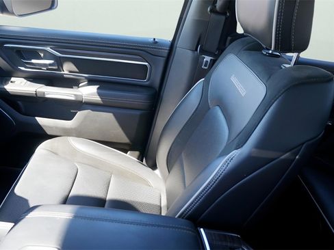 Used 2025 RAM 1500 Laramie image 32