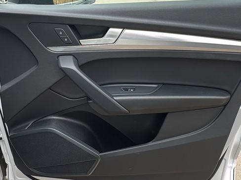 Certified 2025 Audi Q5 2.0T Premium image 30