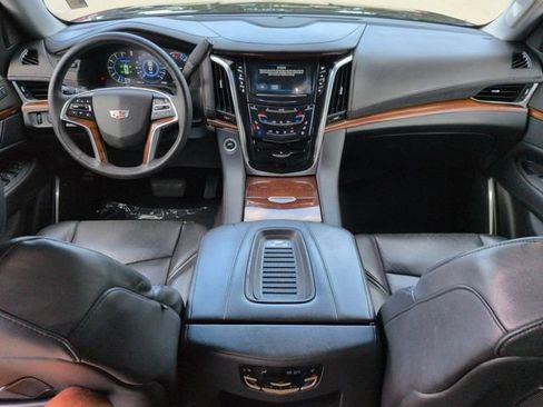 Used 2019 Cadillac Escalade ESV Luxury RWD image 17
