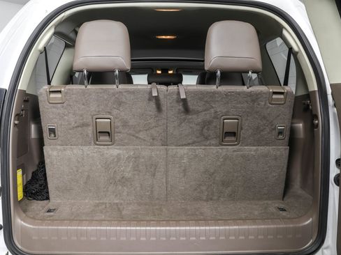 Used 2018 Lexus GX 460 w/ Navigation Package image 42