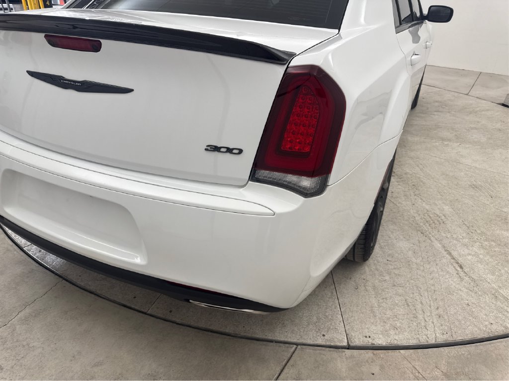 Used 2023 Chrysler 300 Touring w/ Sport Appearance Package RWD image 23