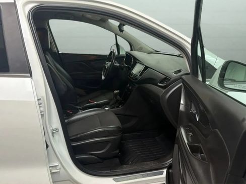 Used 2018 Buick Encore Sport Touring FWD image 22
