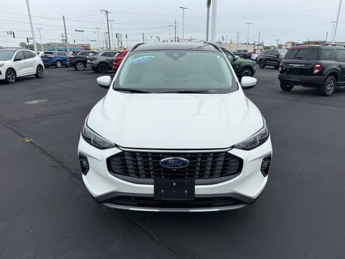 Used 2023 Ford Escape Platinum w/ Premium Technology Package AWD/4WD image 2