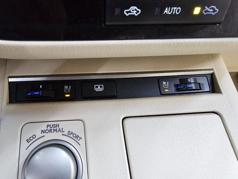 Used 2014 Lexus ES 350 w/ Luxury Package FWD image 33