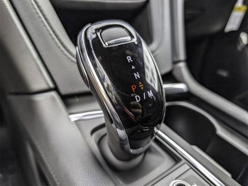 New 2025 Cadillac XT5 Luxury image 32