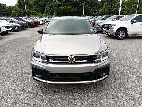 Used 2019 Volkswagen Tiguan SEL R-Line AWD/4WD image 9