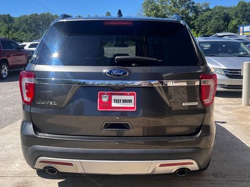 Used 2017 Ford Explorer Limited FWD image 5
