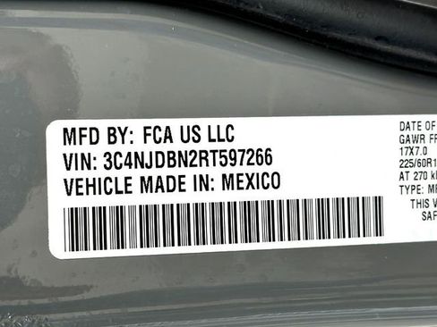 Used 2024 Jeep Compass Latitude AWD/4WD image 32