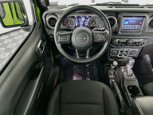 Used 2018 Jeep Wrangler Unlimited Sport S AWD/4WD image 19