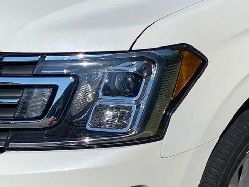 Used 2021 Ford Expedition XLT RWD image 5