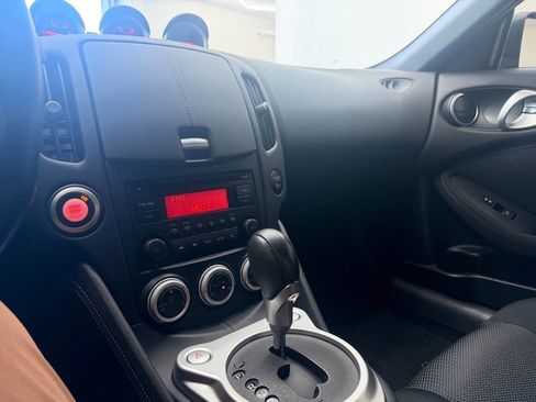 Used 2015 Nissan 370Z Coupe image 26