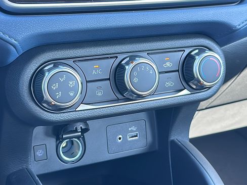 New 2025 Nissan Versa SV w/ Trunk Package image 23