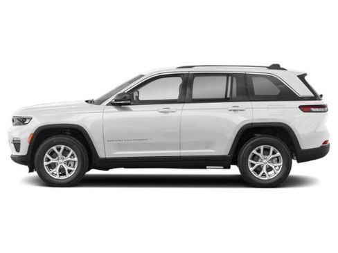 Used 2023 Jeep Grand Cherokee Laredo w/ Trailer Tow Prep Group (B) image 3