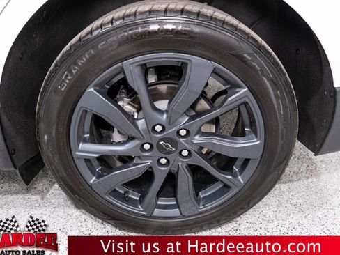 Used 2024 Chevrolet Equinox RS w/ RS Leather Package image 10