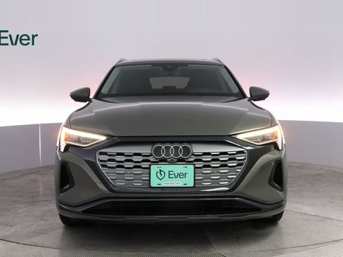 Used 2024 Audi Q8 e-tron Premium Plus w/ Premium Plus Package image 3