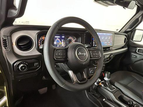 Used 2024 Jeep Wrangler Unlimited Sport AWD/4WD image 15