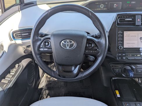 Used 2022 Toyota Prius XLE image 20