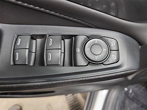 Used 2023 Chevrolet Traverse LT image 26