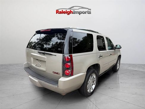 Used 2013 GMC Yukon Denali RWD image 5