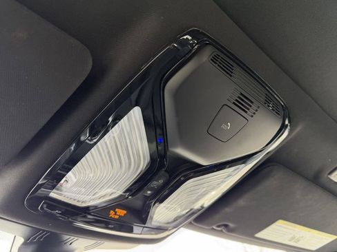 Used 2023 BMW 530i image 14