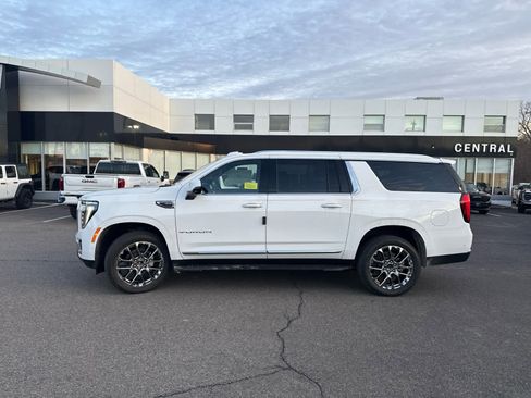 New 2026 GMC Yukon XL Elevation w/ Elevation Premium Package image 4
