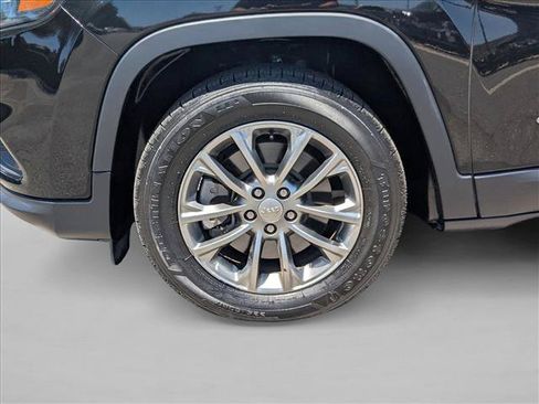 Used 2020 Jeep Cherokee Latitude Plus FWD image 24