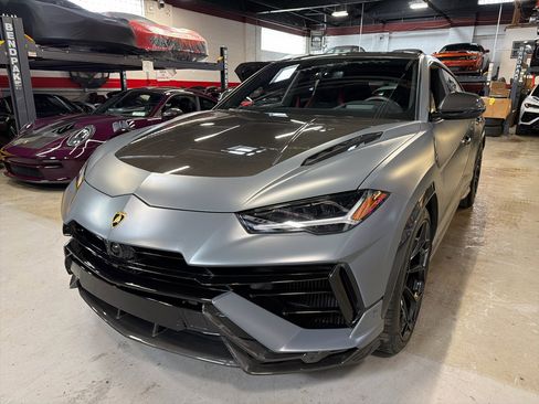Used 2024 Lamborghini Urus Performante image 11