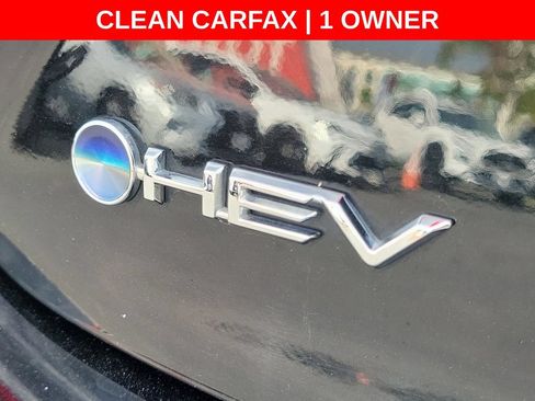 Used 2025 Toyota Camry SE FWD image 9